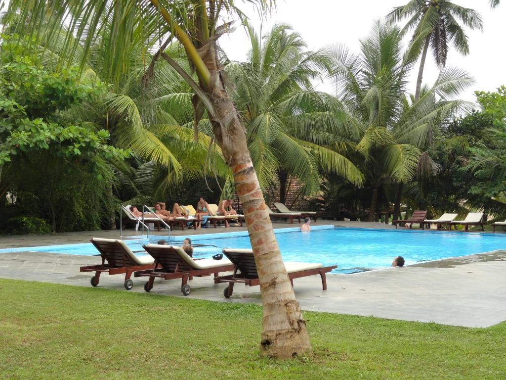 Lagoon Paradise Beach Resort Tangalle Exterior photo